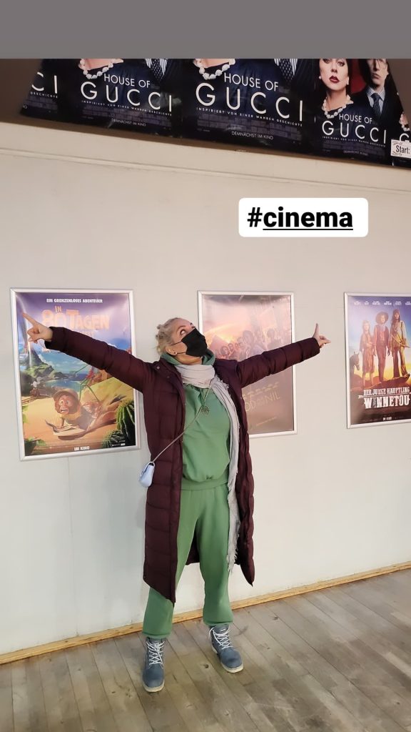 مهناز افشار هر چه دم دستش بود پوشید