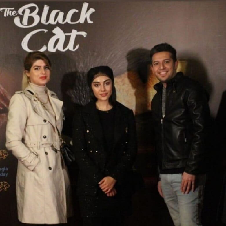 ترلان پروانه در بین دختران بی‌حجاب و پسرهای آنچنانی دیده شد.