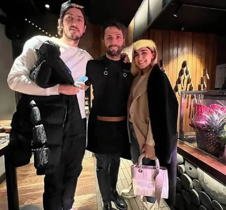 لحظه‌های عاشقانه سردار آزمون و نامزدش ادامه دارد.