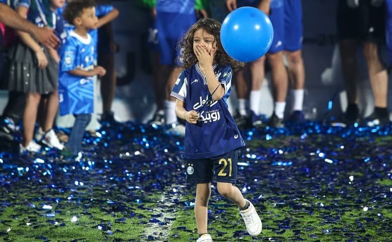 دختر وریا غفوری در ورزشگاه آزادی چشم‌ها را خیره کرد.