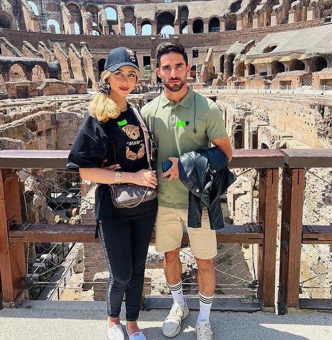 تفریح آنچنانی میلاد محمدی و همسرش در کولوسئوم رم