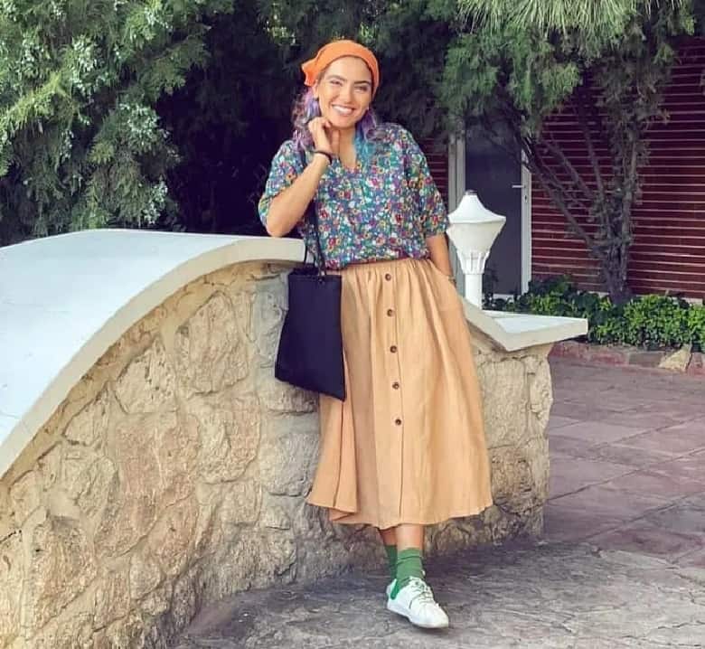 مونا کرمی بازیگر از سرنوشت ۴ در واقعیت کاملا متفاوت است.