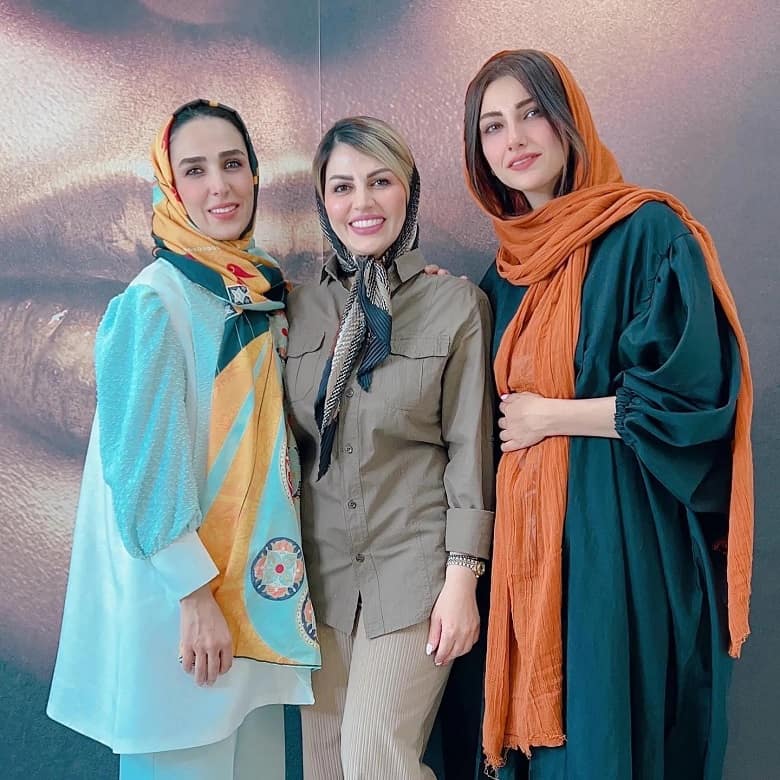 سوگل طهماسبی و محیا دهقانی به کلینیک زیبایی رفتند.