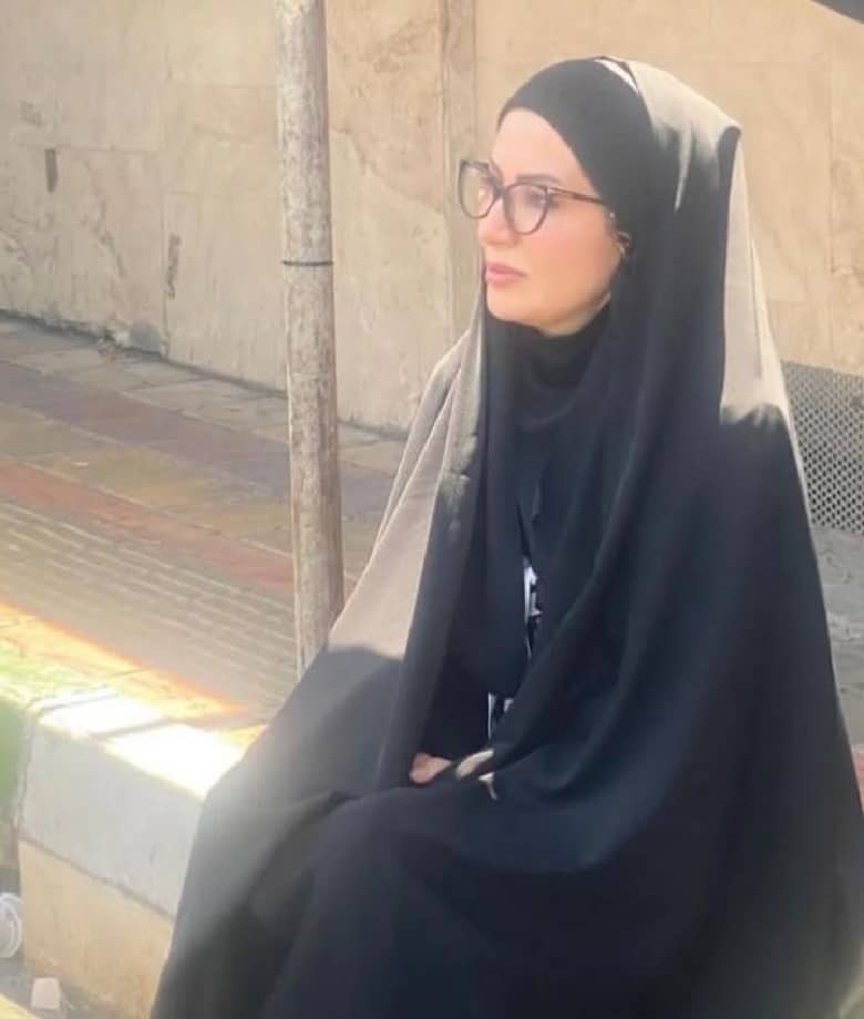 خاله شادونه چادری شده است.