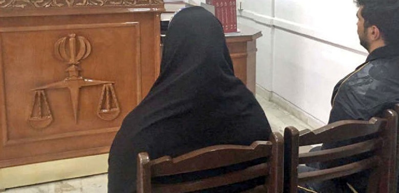 این زن به مردش خیانت کرده است.