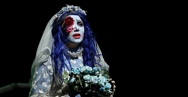 نازنین بیاتی لباس عروس عجیبی بر تن کرده بود.