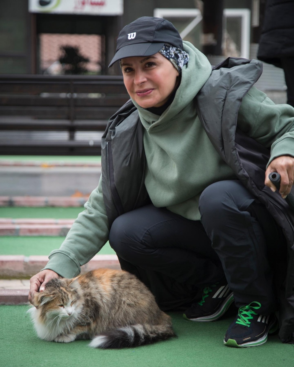 استایل تینیجری "خانم بازیگر" در این سن و سال/ عکس