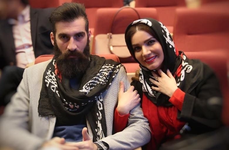 متین ستوده و برادرش کوچکترین شباهتی به هم ندارد.