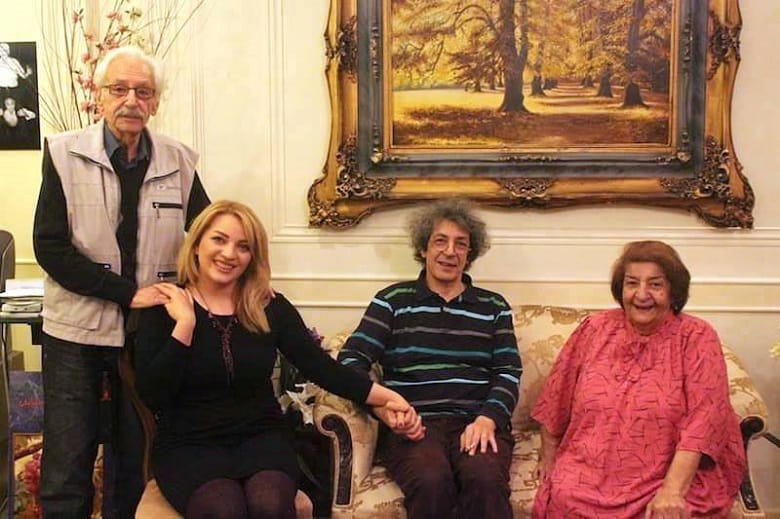 جمشید مشایخی عروس خارجی و بلوند داشت.