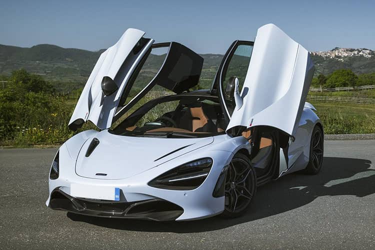 تصاویر دیدنی از سریعترین خودروی روی کره زمین با قیمت باورنکردنی تصاویر دیدنی از سریعترین خودروی روی کره زمین با قیمت باورنکردنی