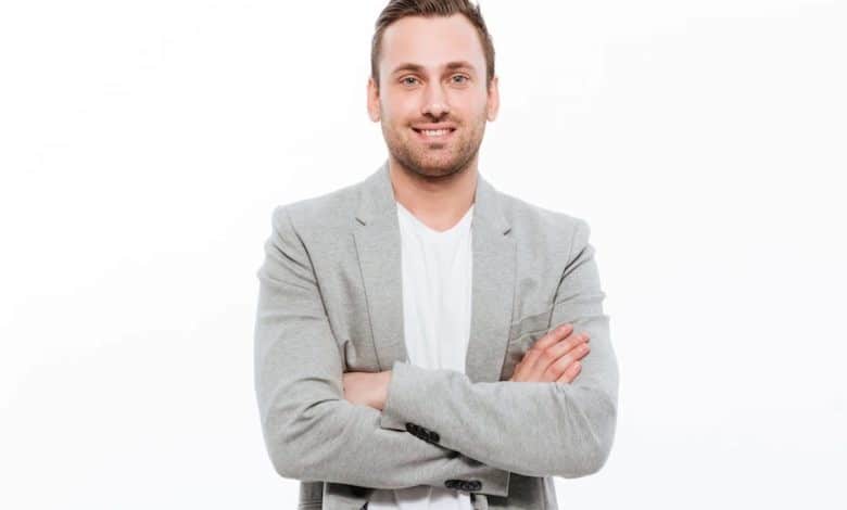 می‌توان به یک مرد اعتماد کرد.