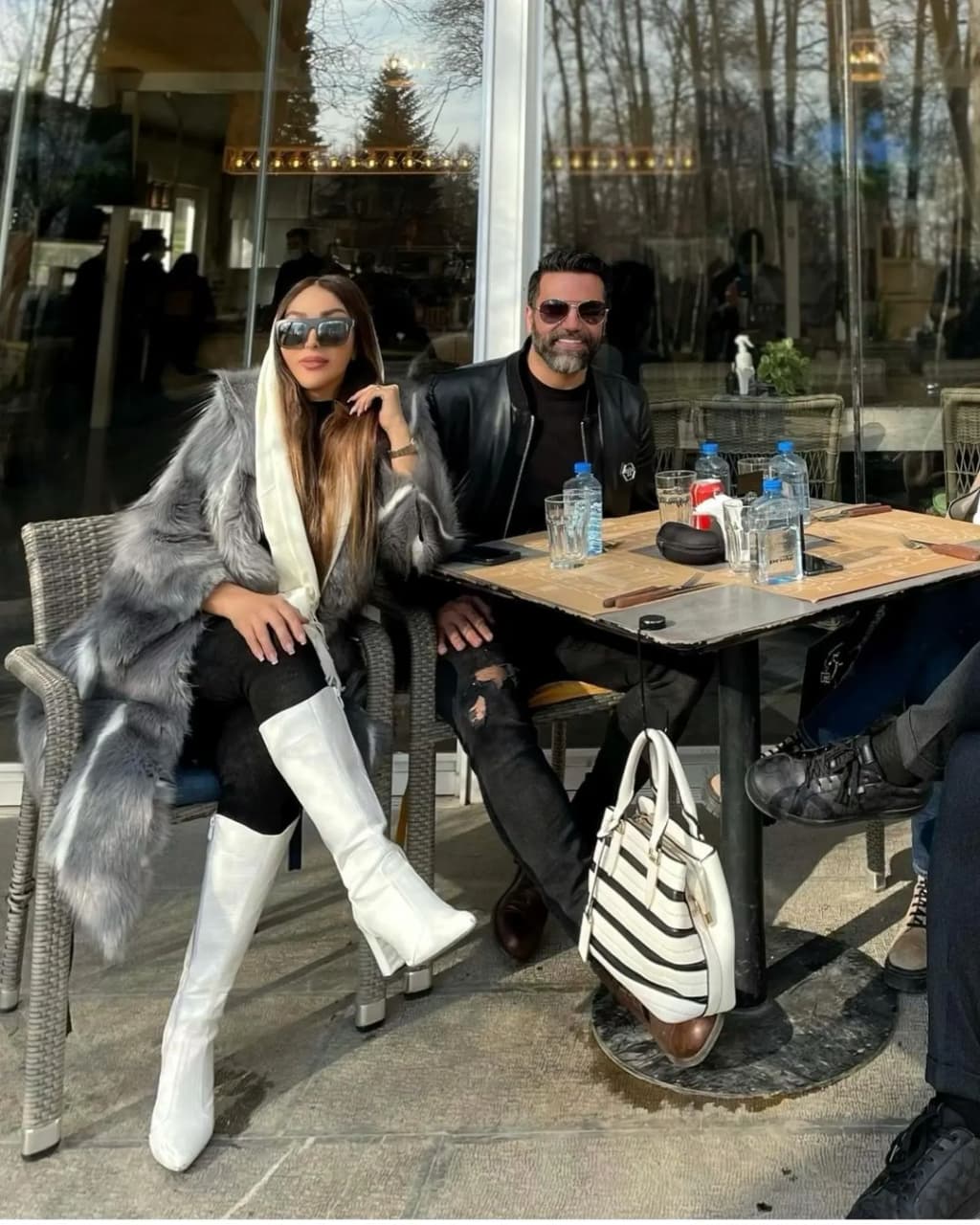 خفن ترین تیپ زمستانی "علیرضا نیکبخت" و همسرش/ عکس خفن ترین تیپ زمستانی "علیرضا نیکبخت" و همسرش/ عکس