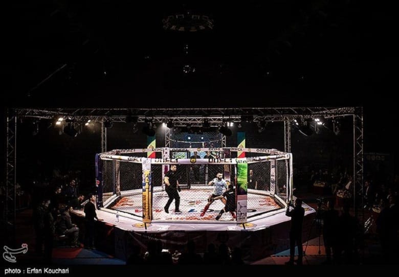 MMA مبارزه در قفس در ایران برگزار می شود.