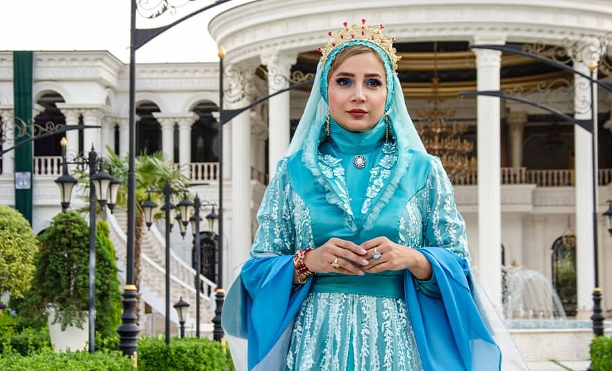 شبنم قلی خانی ملکه شده است.