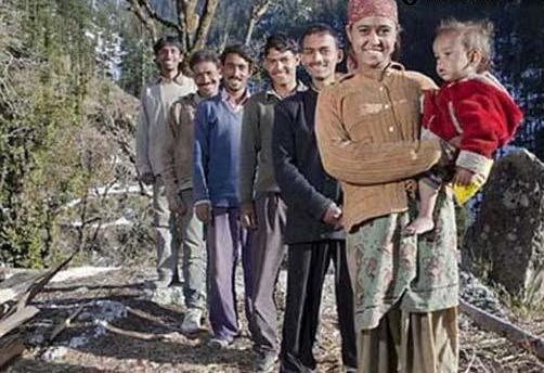 در این روستای عجیب زن ها چند شوهر دارند/ عکس در این روستای عجیب زن ها چند شوهر دارند/ عکس