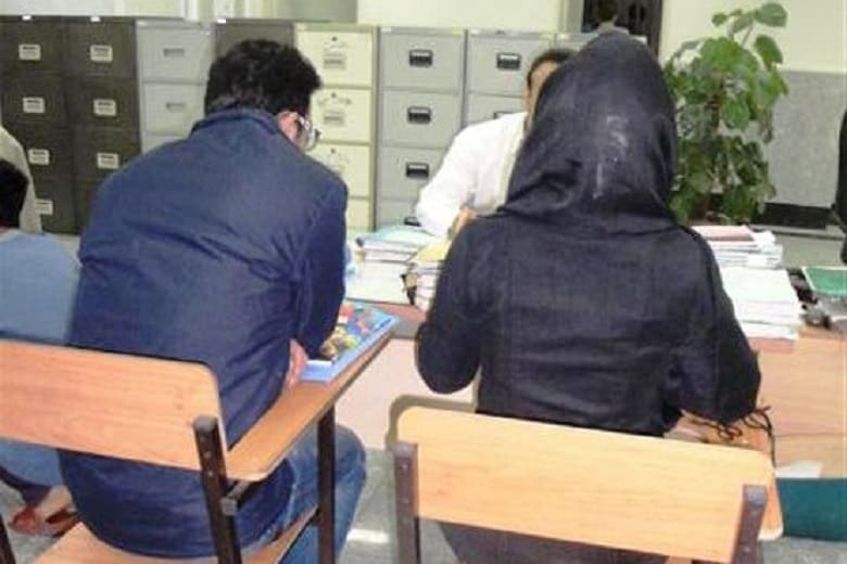 برادر شوهرم در نبود همسرم به خانه آمده است.