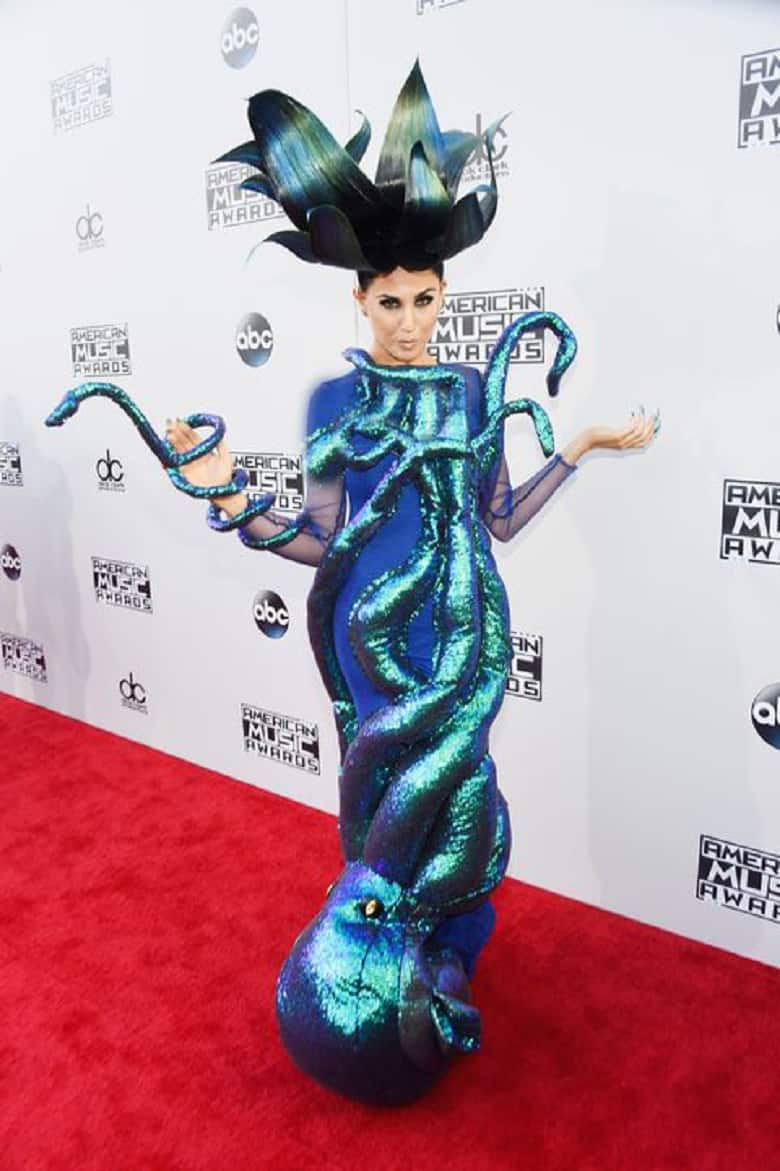 بی‌ریخت‌ترین لباس‌هایی که افراد مشهور پوشیده بودند.