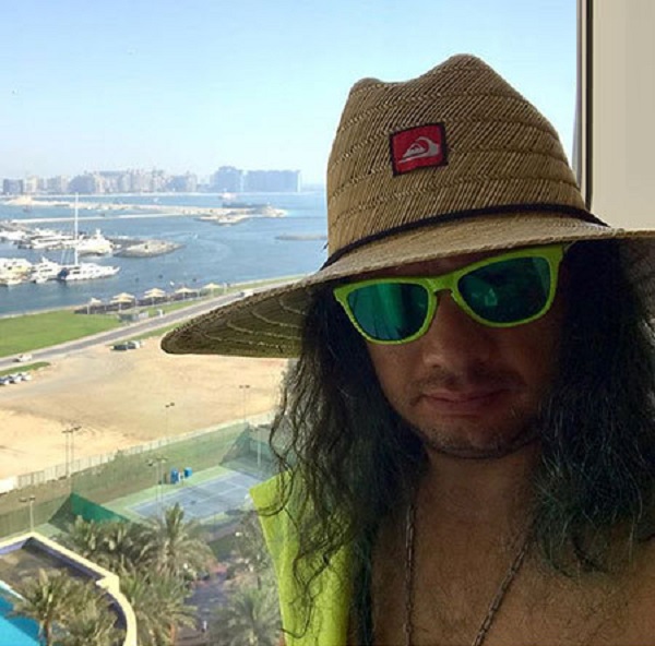 سر و وضع غیرقابل باور "علی صادقی" در دبی/ عکس سر و وضع غیرقابل باور "علی صادقی" در دبی/ عکس