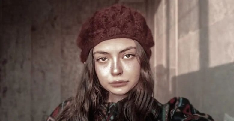 ستایش دهقان گلنسای ۱۴ساله جیران روز به روز مدل‌تر شده است.