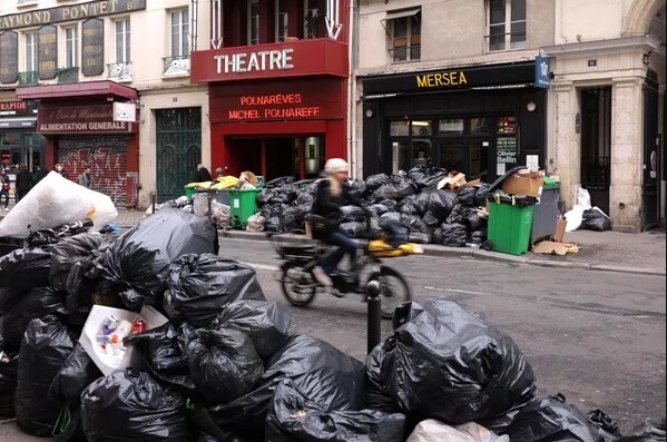 خیابان های شیک پاریس پر از زباله شد!