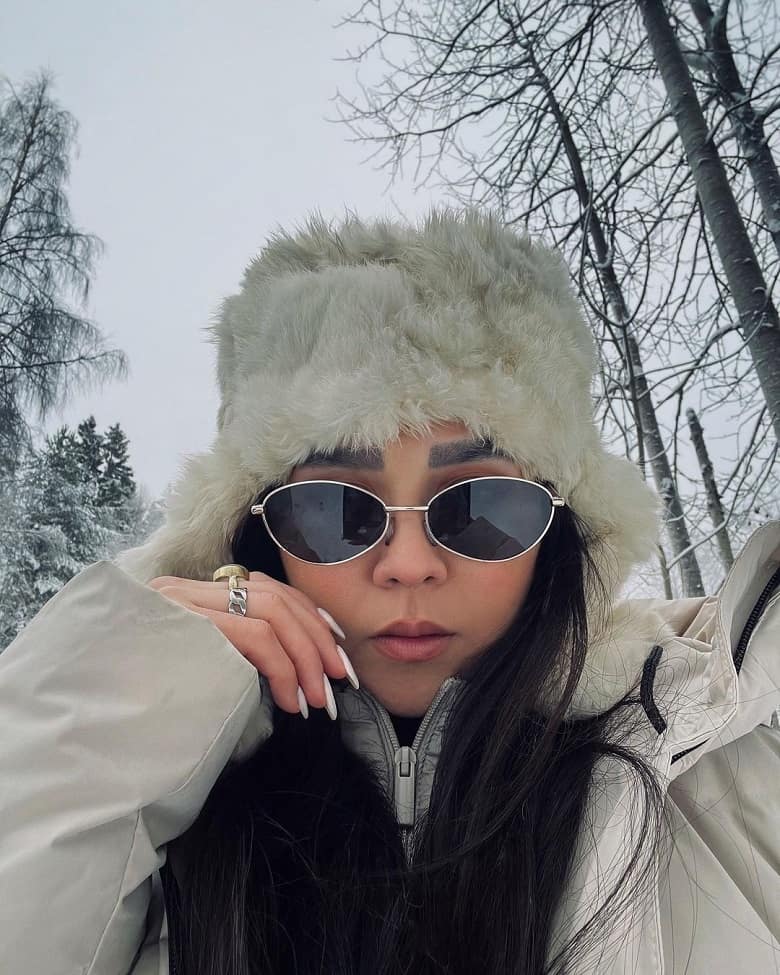 فاطیما حسینی خواهر کوچک فرشته حسینی مدل شده بود.