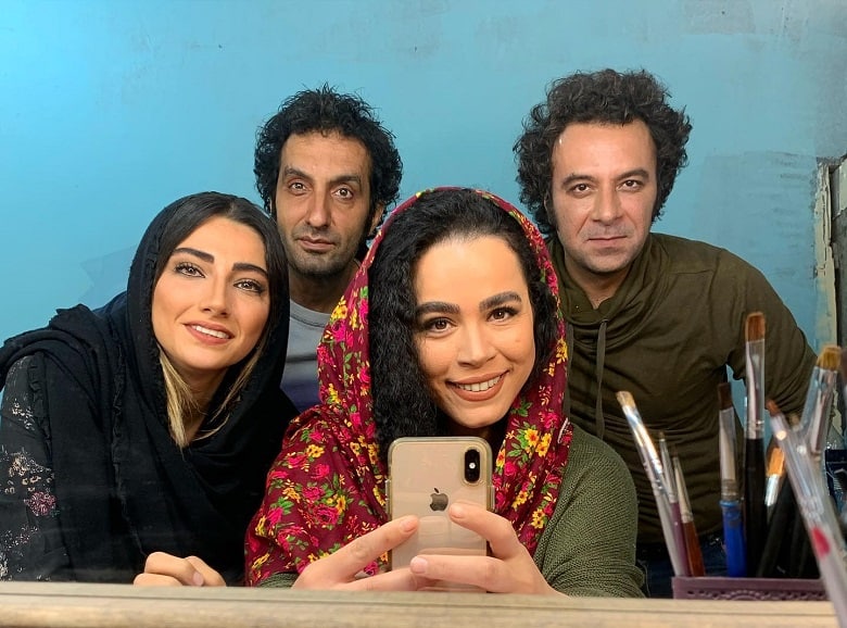 محیا دهقانی و رفقا در دورهمی نجلایی‌ها حضور داشتند.