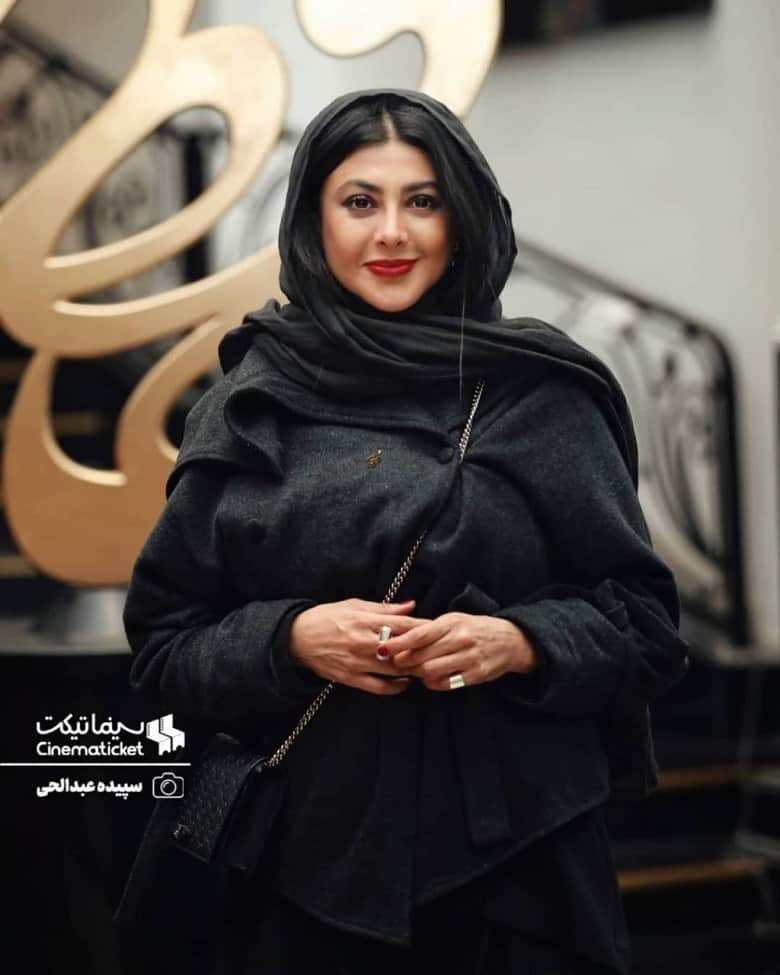 تصاویر/ ترفند آزاده صمدی برای پنهان کردن اضافه وزن!