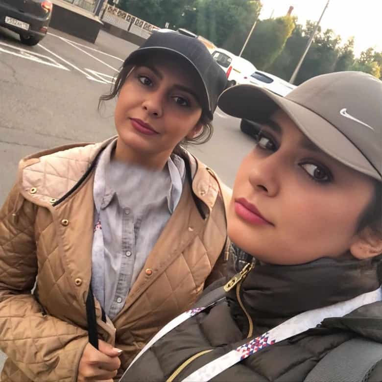 عکس/ لیندا کیانی و خواهر خارج نشینش چه عجیب شبیه به هم هستند!
