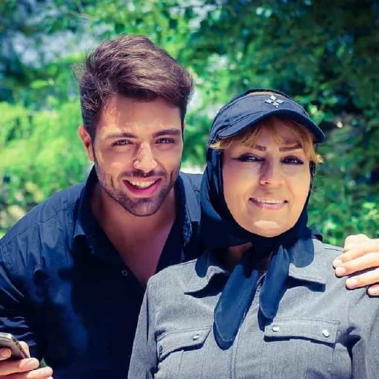 عکس/ باور می‌کنید بازیگر آمستردام همچین مادر جوان و شیکی داشته باشد؟