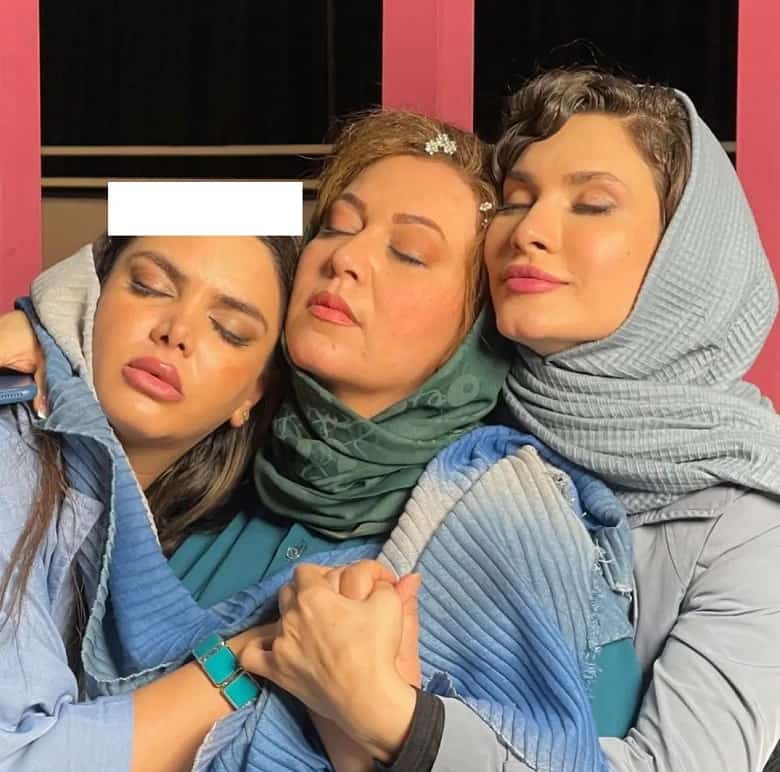 عکس/ خانم بازیگر “بچه و مهندس” و خواهران شبیه خودش!