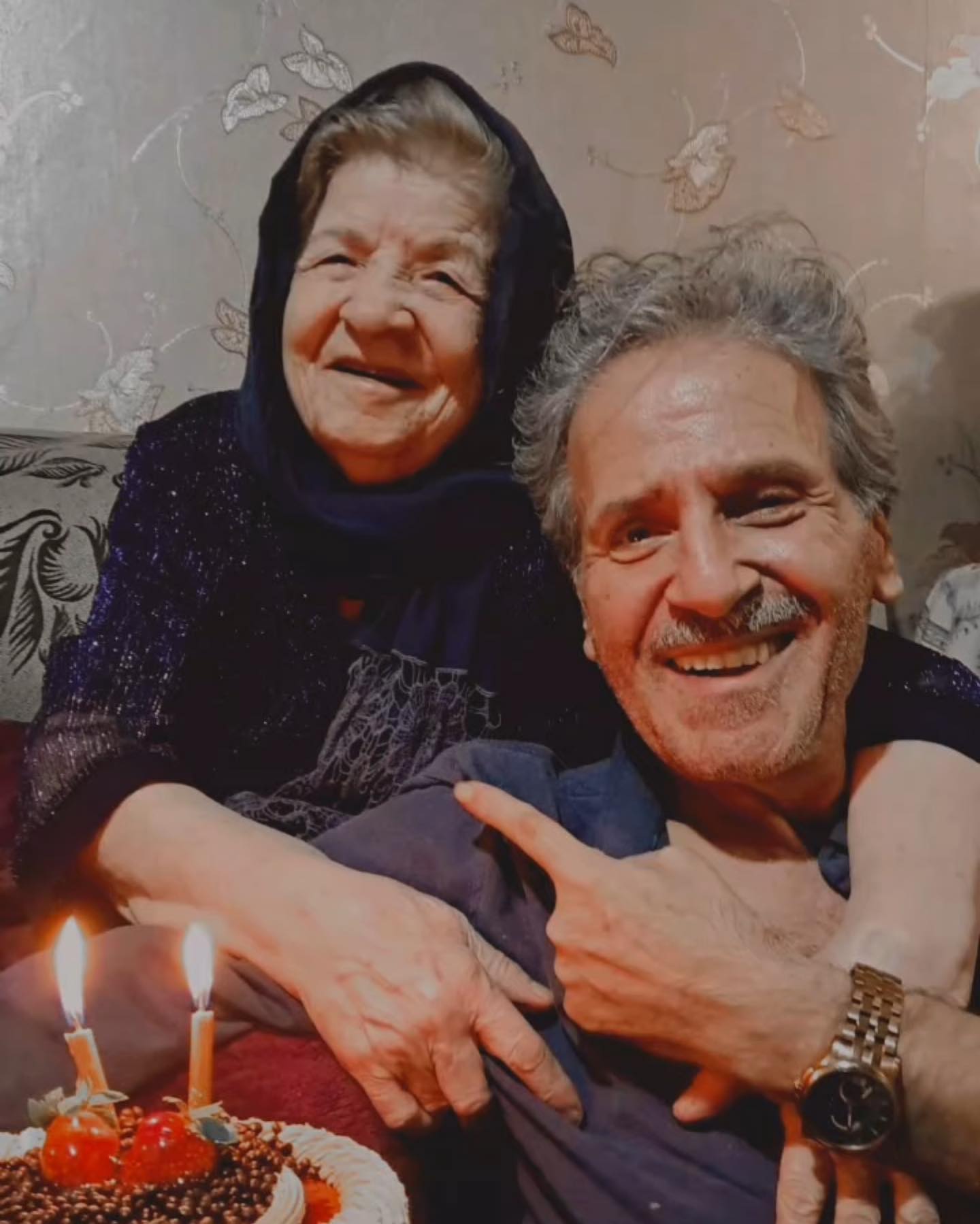 جشن تولد خصوصی “ابوالفضل پورعرب” به همراه عشق زندگی اش جشن تولد خصوصی “ابوالفضل پورعرب” به همراه عشق زندگی اش