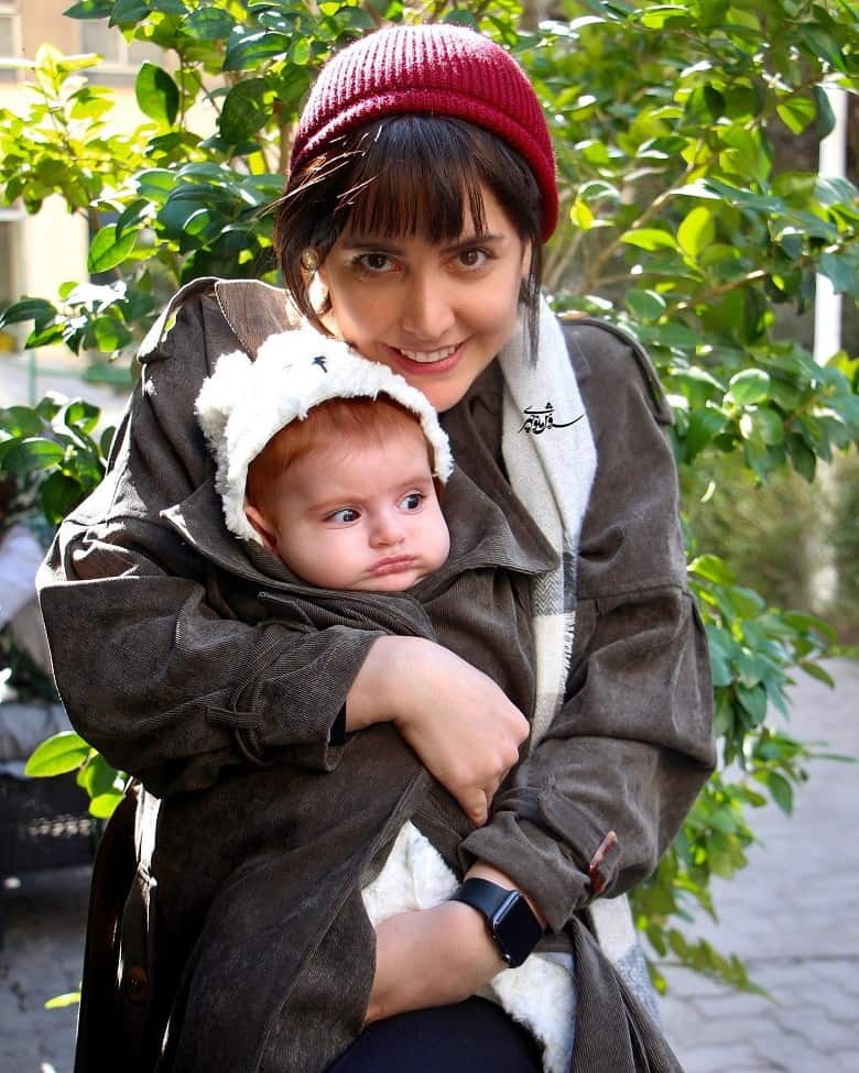 تصاویر/ تیپ و پوشش نائله عشق کوفی در دنیای واقعی