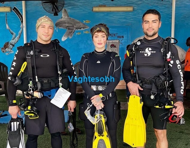 تصاویر/ غواصی سحر قریشی در خارج با لباس پوشیده!