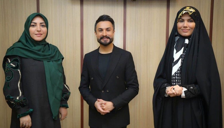 عکس/ گوینده خبر زن صداوسیما در کنار آقای خواننده مشهور!