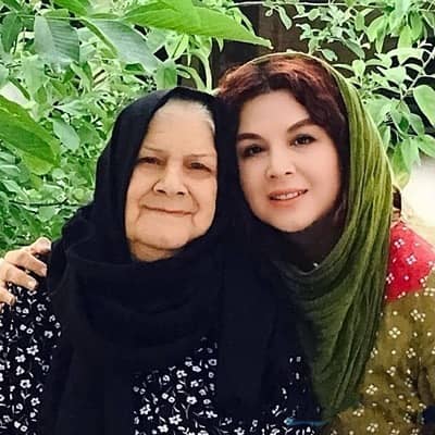 شهره سلطانی در کنار مادرش را ببینید.