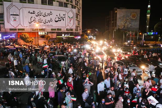تصاویری از جشن و پایکوبی هواداران رئیسی
