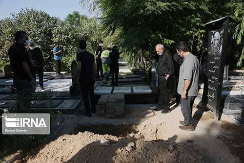 تصاویری از مراسم وداع با دو پیکر خبرنگار اتوبوس مرگ