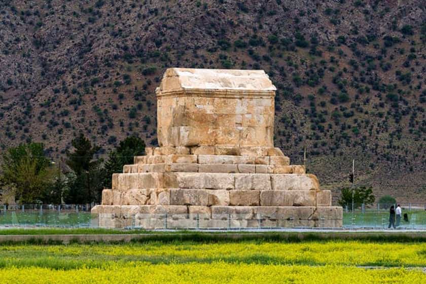 درباره کوروش چیزهایی را نمی‌دانیم.