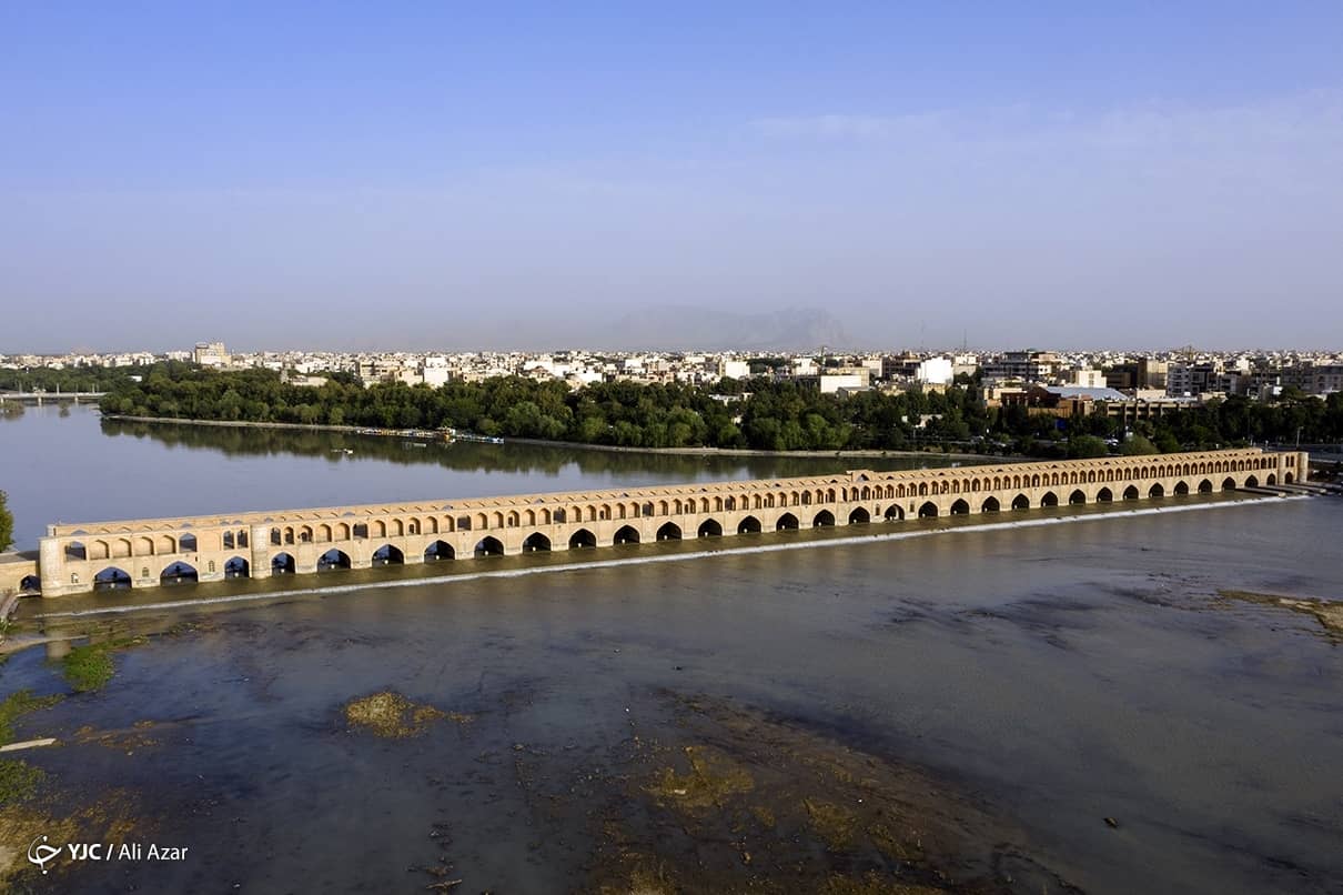 تصاویری جذاب از شوق مردم اصفهان با زنده شدن زاینده رود