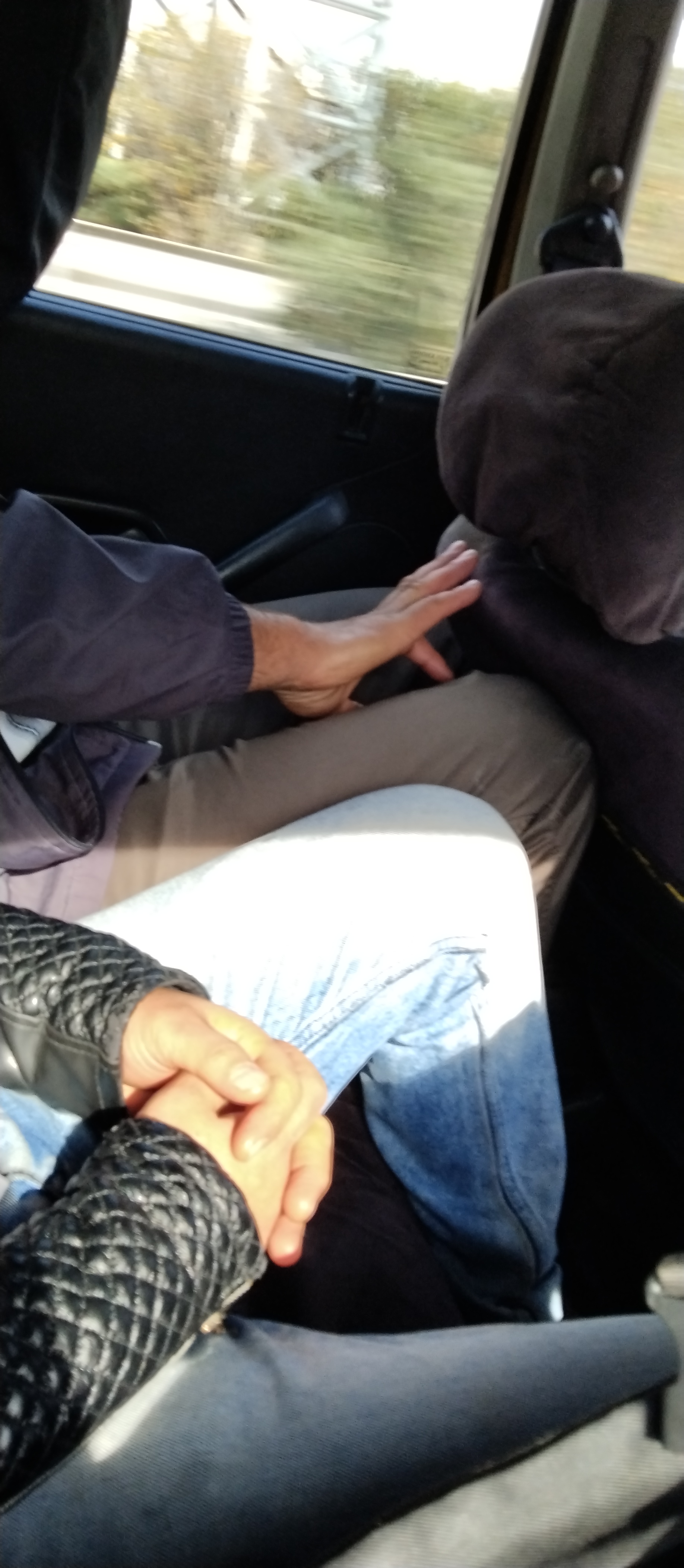 عکس لو رفته خجالت آور از نوع نشستن یک مرد در تاکسی کنار این زن+ تصویر