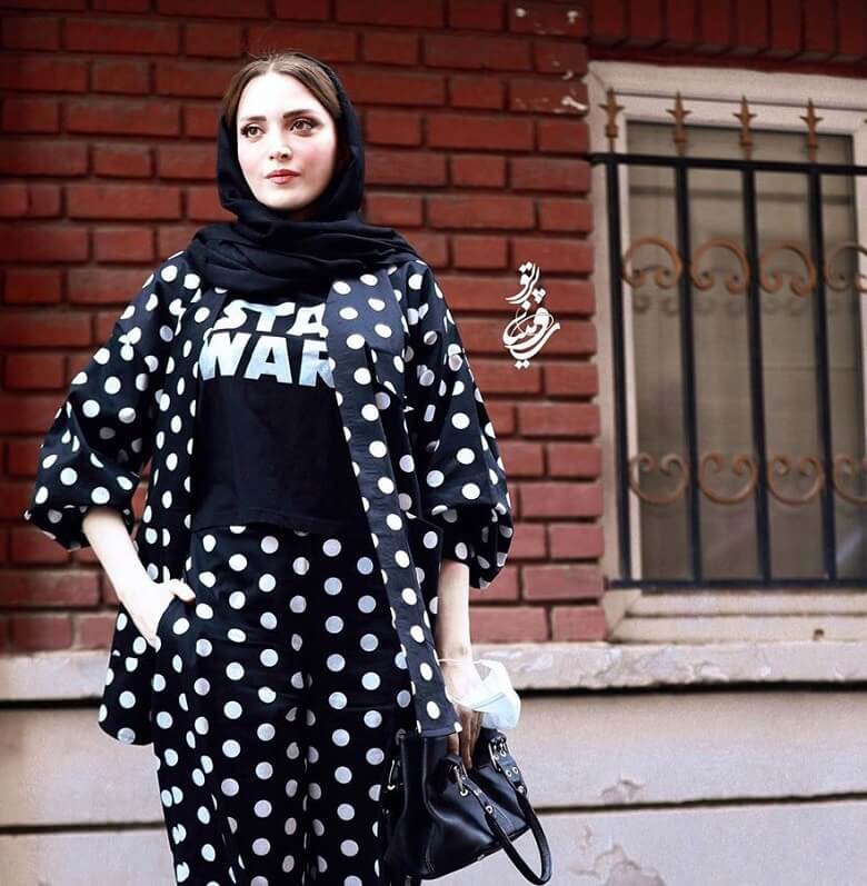 بهنوش طباطبایی با بلوز شلوار توپ توپی باحال و جذاب دیده شد.