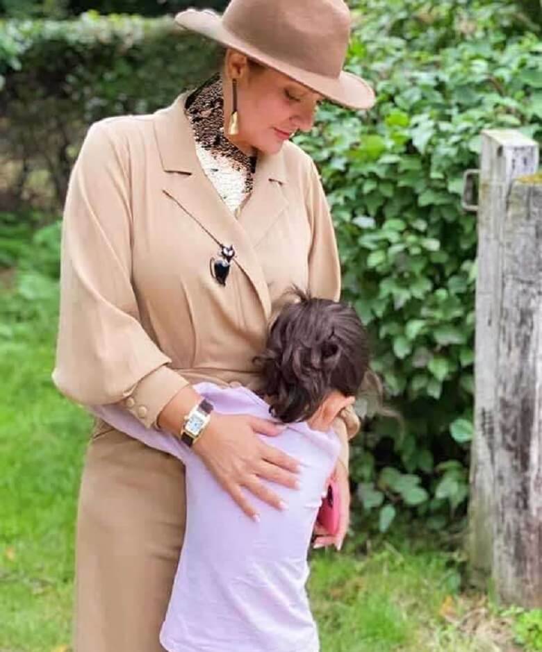 مهناز افشار با اشاره به همسر سابقش به دخترش نامه‌ نوشت.