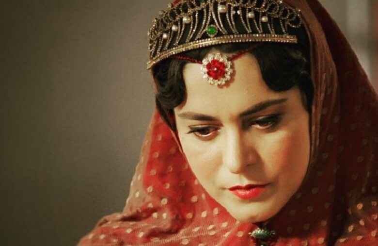 غزل شاکری بسیار عاشق شده است.