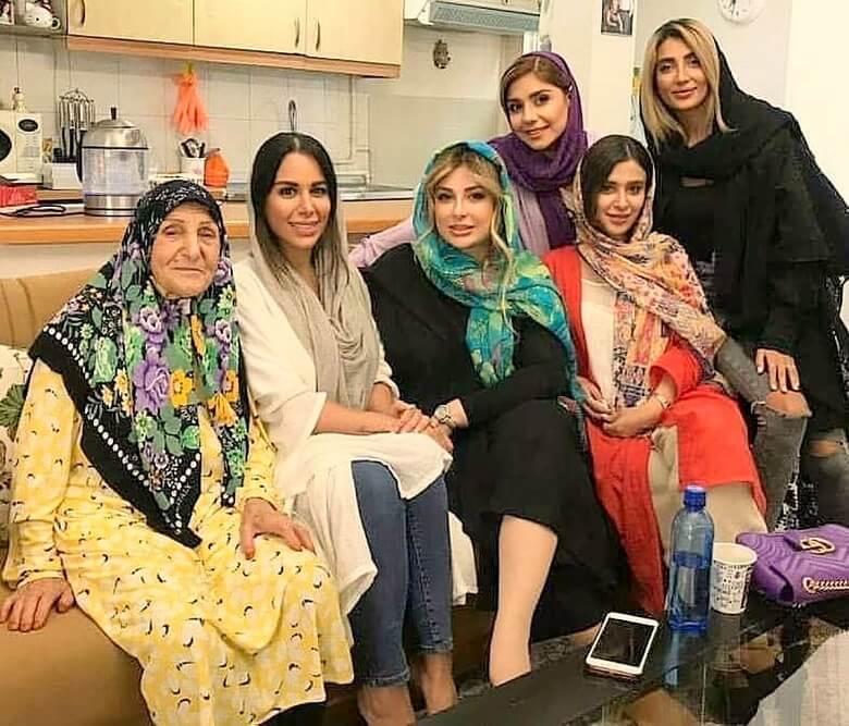 نیوشا ضیغمی در پشت صحنه یک سریال پوشش نامتعارف دارد.