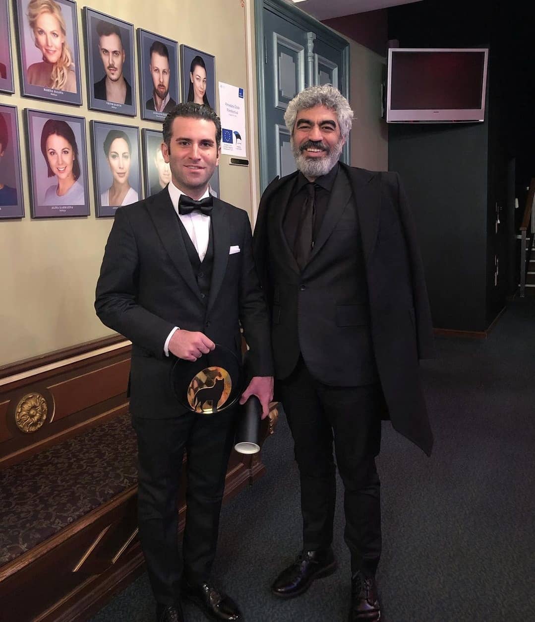 سروش صحت و هوتن شکیبا کراواتی شدند سروش صحت و هوتن شکیبا کراواتی شدند