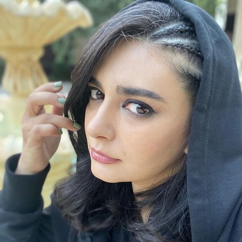 لیندا کیانی موهایش را آفریقایی‌ کرد.